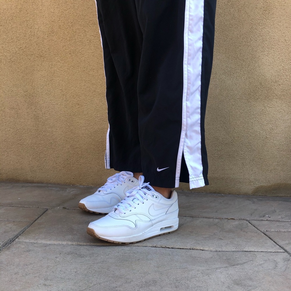 NIKE Women Capris Pants (Navy Blue and White)
